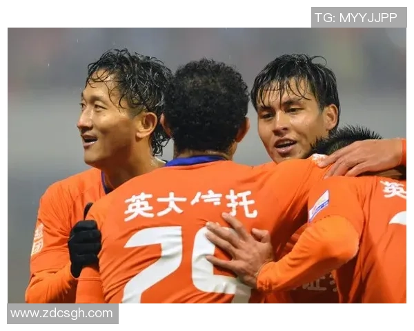 足球明星齐聚一堂欢庆盛典精彩合照记录难忘瞬间